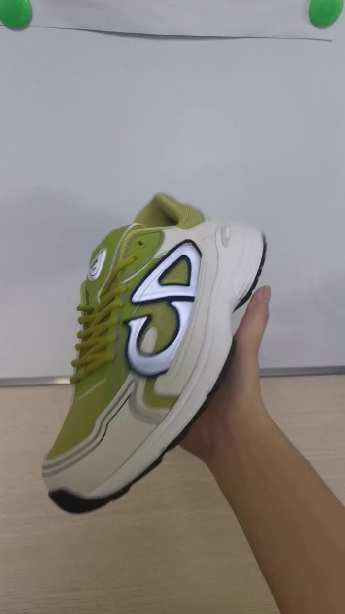 D10R SNEAKER