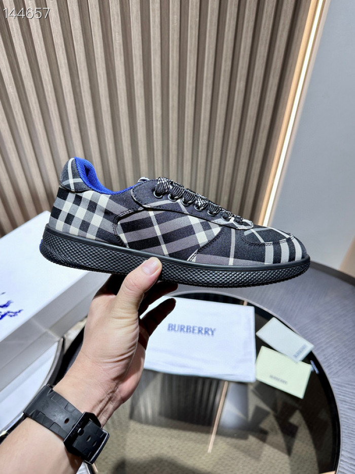 BUB sneaker