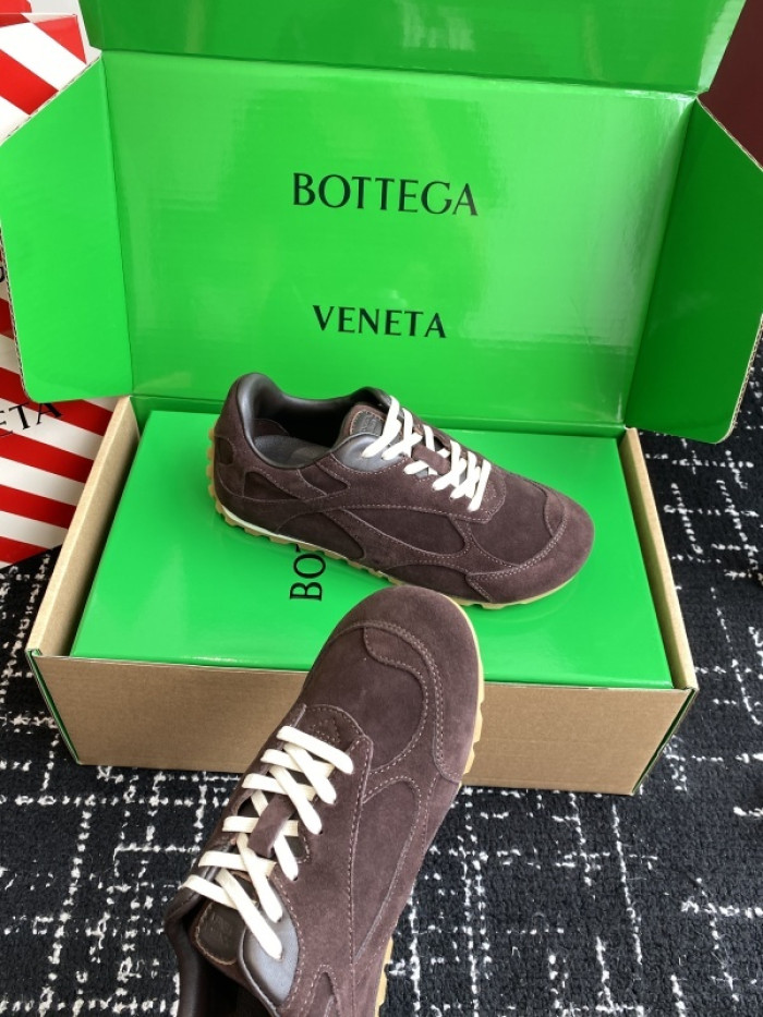 BV sneaker