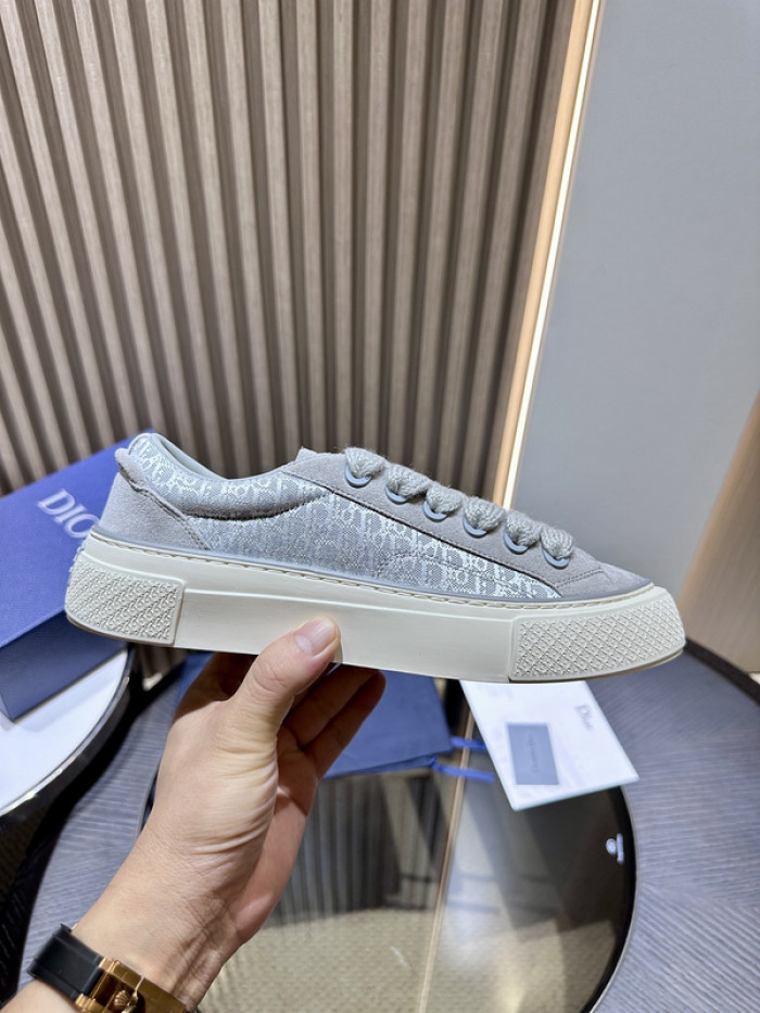 D10R SNEAKER
