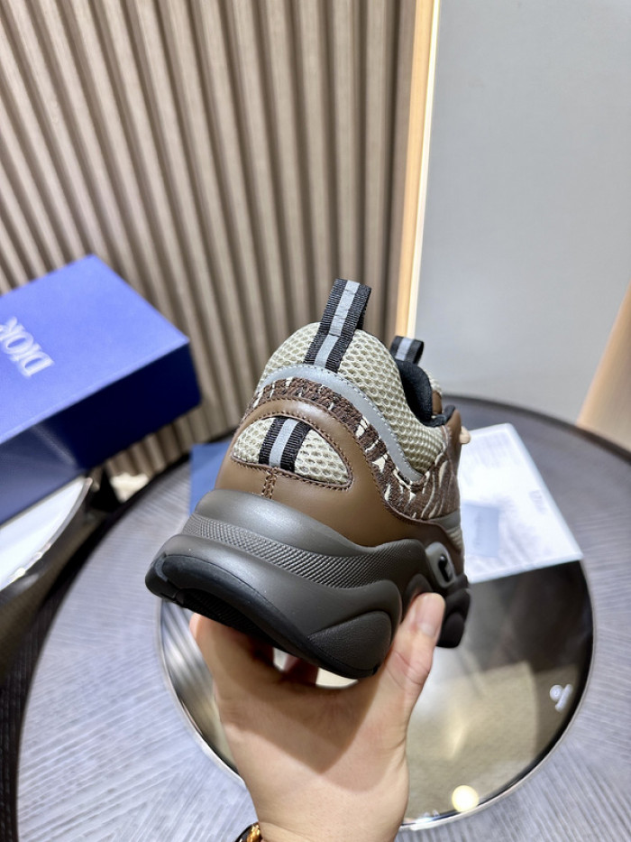 D10R SNEAKER