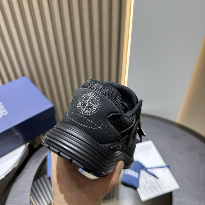 D10R SNEAKER