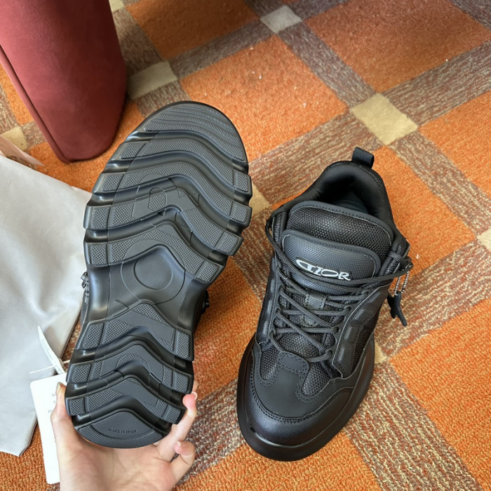 D10R B57 SNEAKER