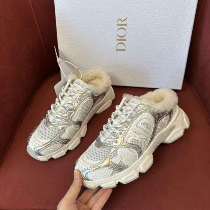 D10R SNEAKER