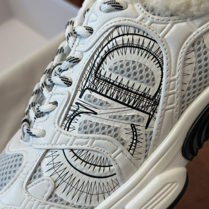D10R SNEAKER