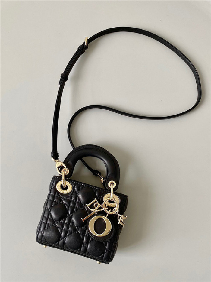d10r BAG
