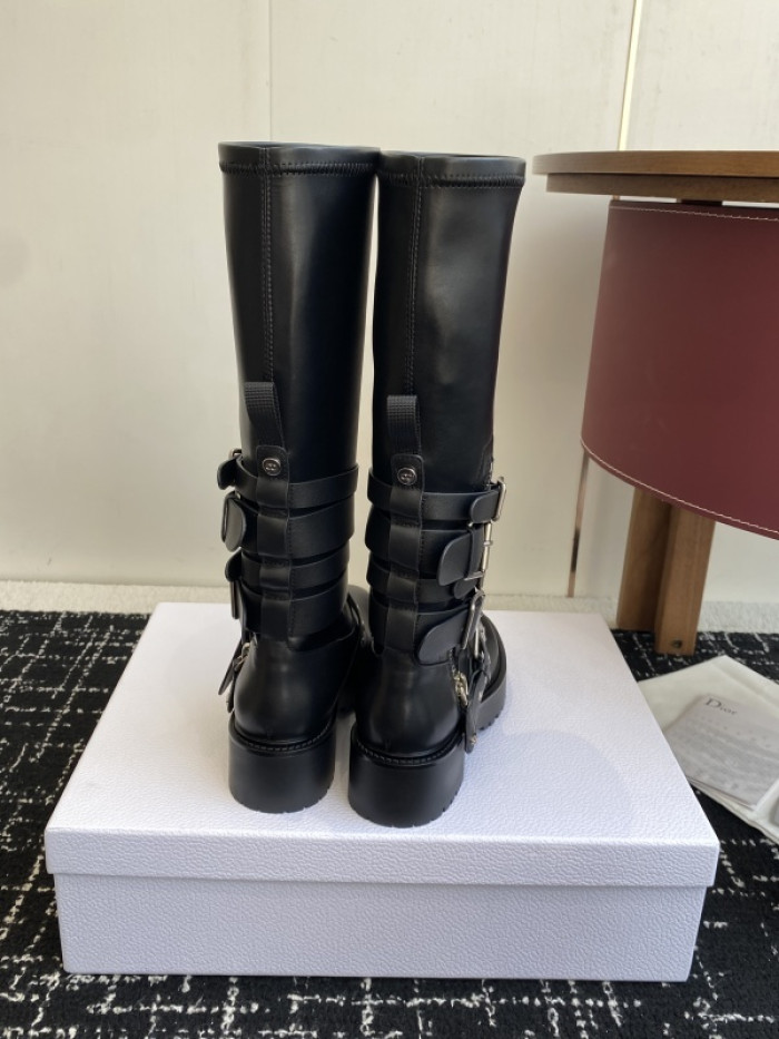 D10R boot