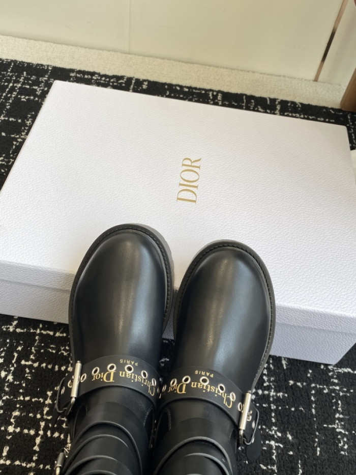 D10R boot (mid)
