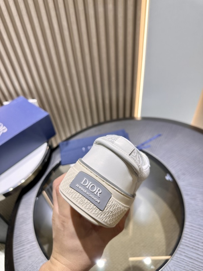 D10R SNEAKER