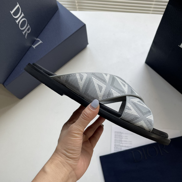 d10r sandal
