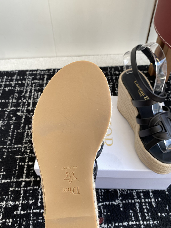 d10r sandal