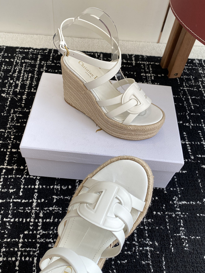 d10r sandal