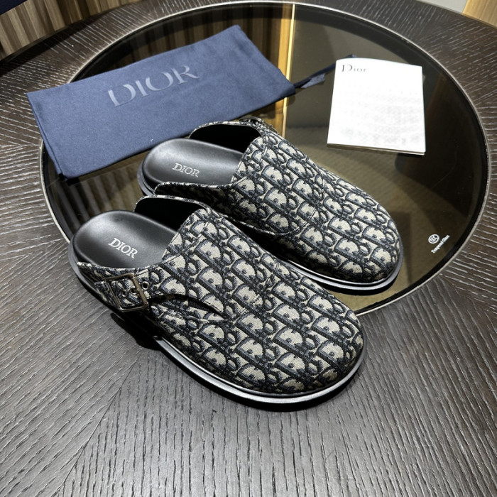 d10r sandal