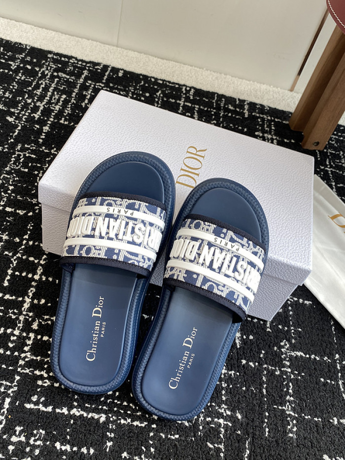 d10r sandal