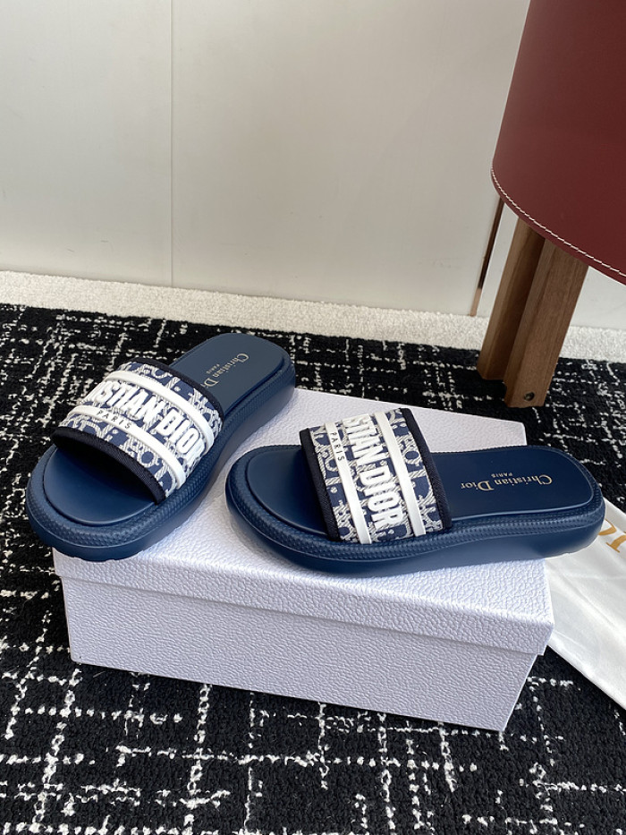 d10r sandal