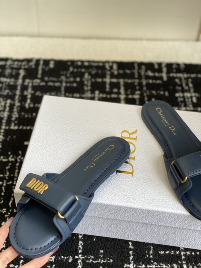 d10r sandal