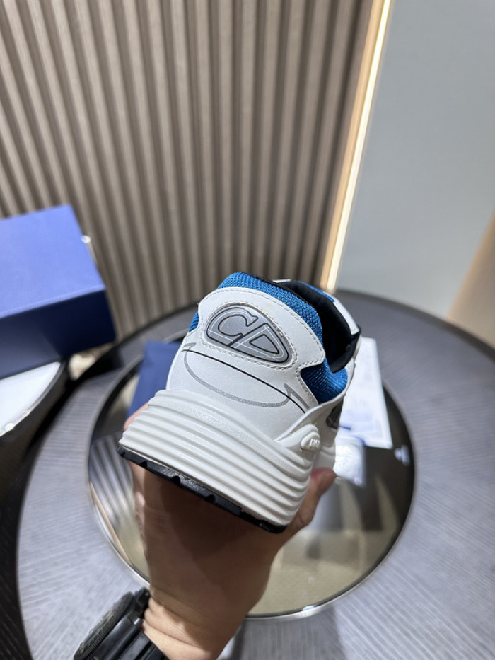 D10R SNEAKER