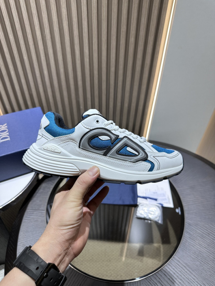 D10R SNEAKER