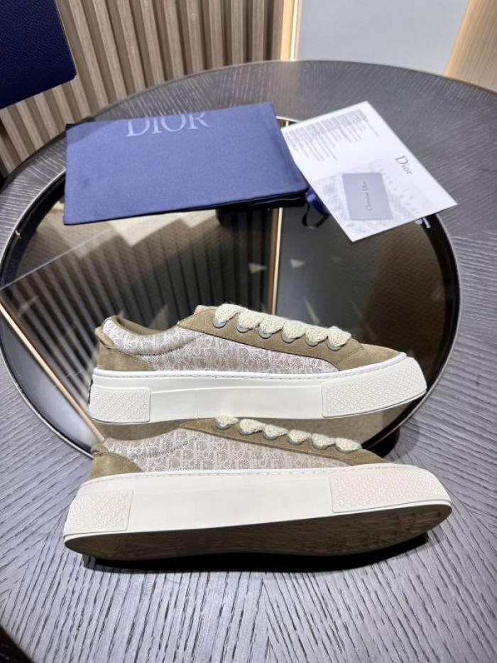 D10R SNEAKER