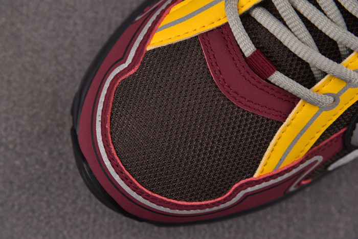 D10R SNEAKER