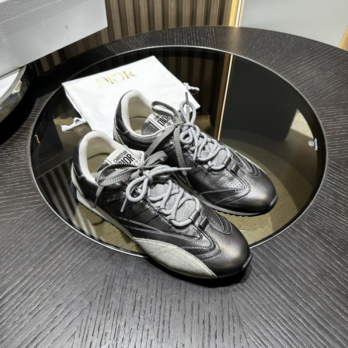 D10R SNEAKER