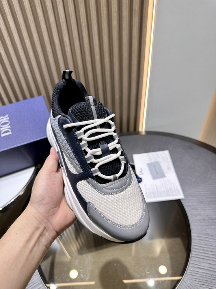 D10R SNEAKER