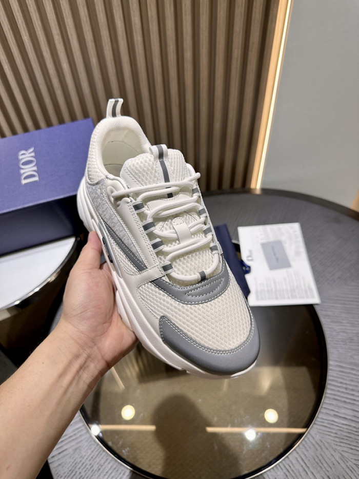 D10R SNEAKER
