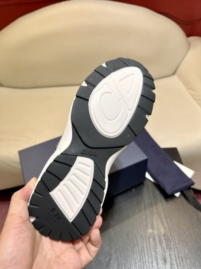 D10R SNEAKER