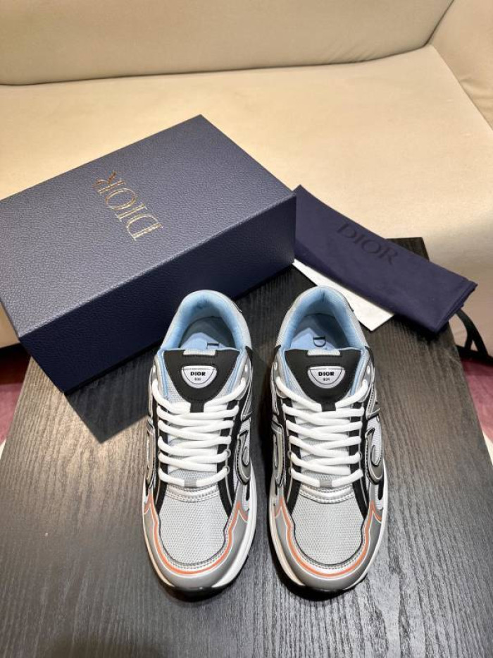D10R SNEAKER
