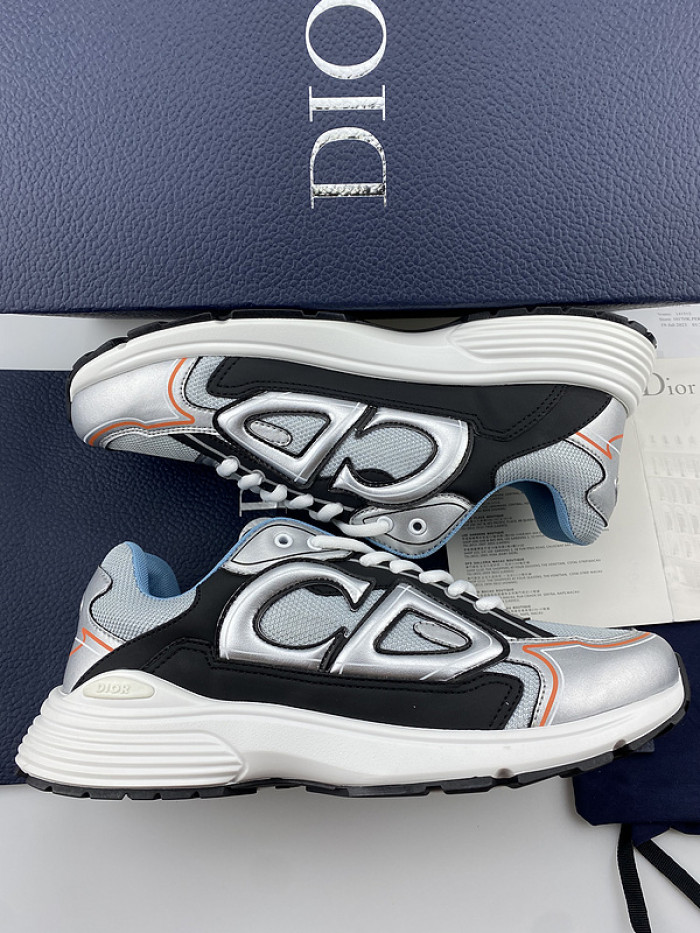 D10R SNEAKER