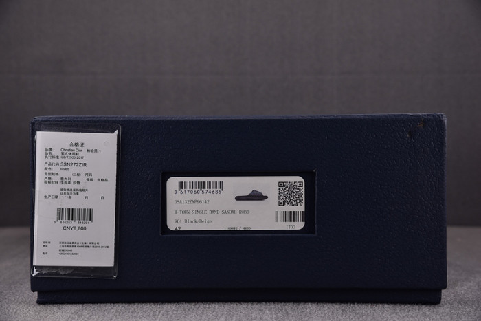 d10r sandal