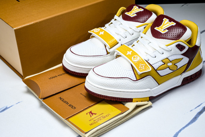 L0VT SNEAKER