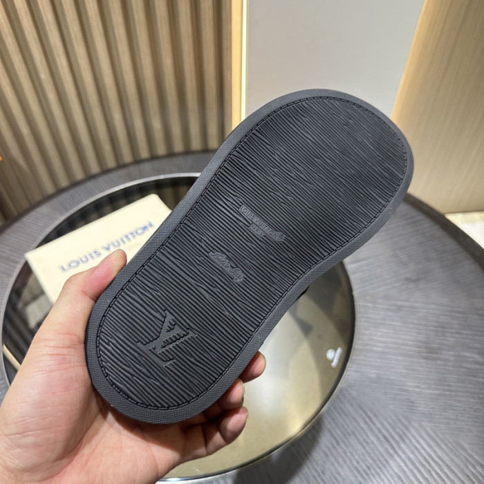 L0VT SANDAL