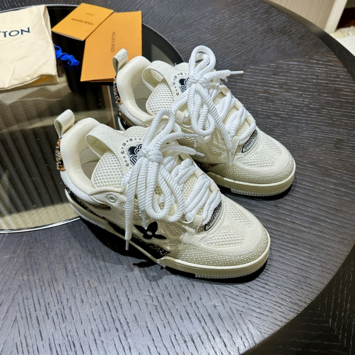 L0VT SNEAKER