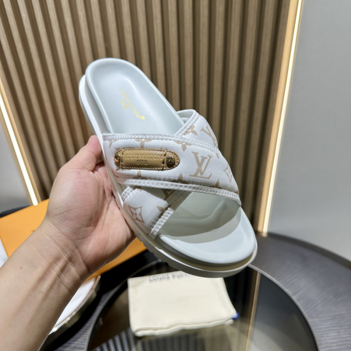 L0VT SANDAL
