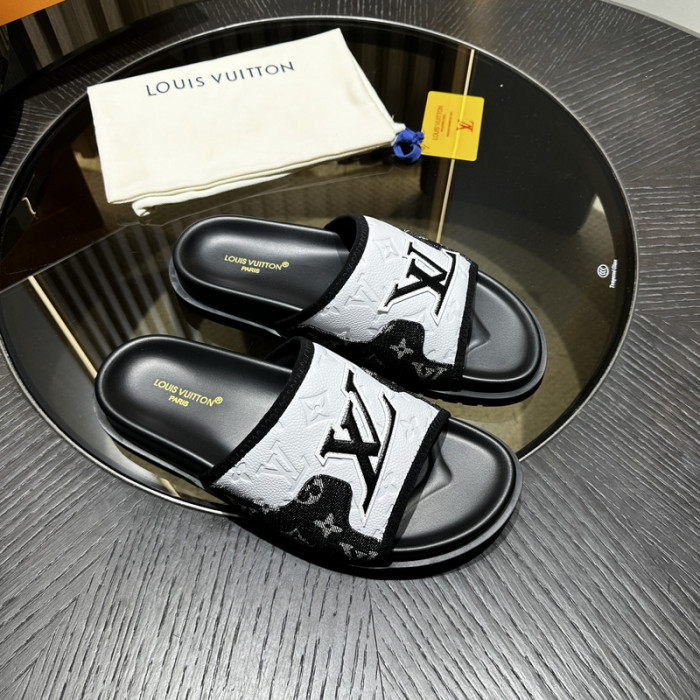 L0VT SANDAL