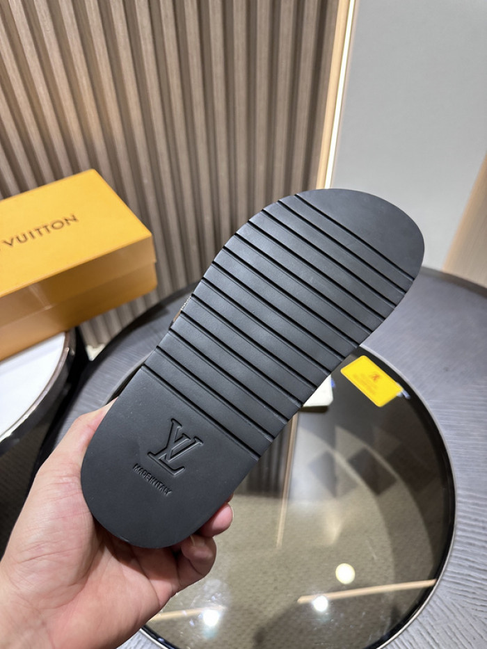 L0VT SANDAL