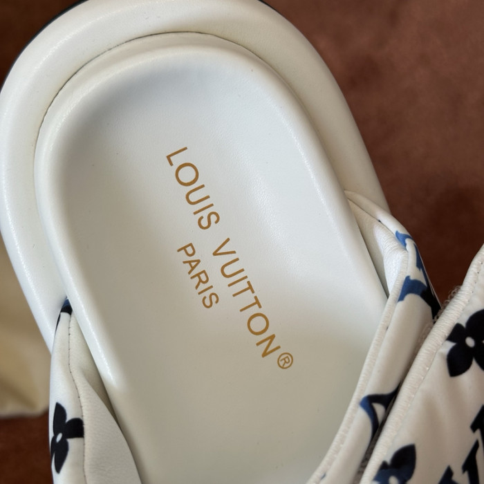 L0VT SANDAL