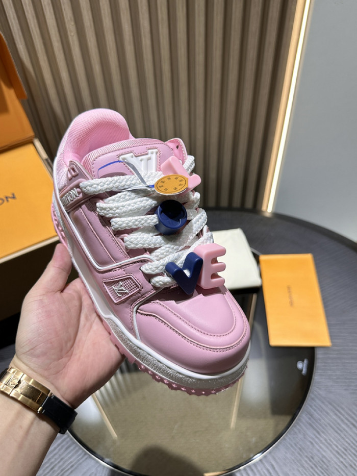 L0VT SNEAKER