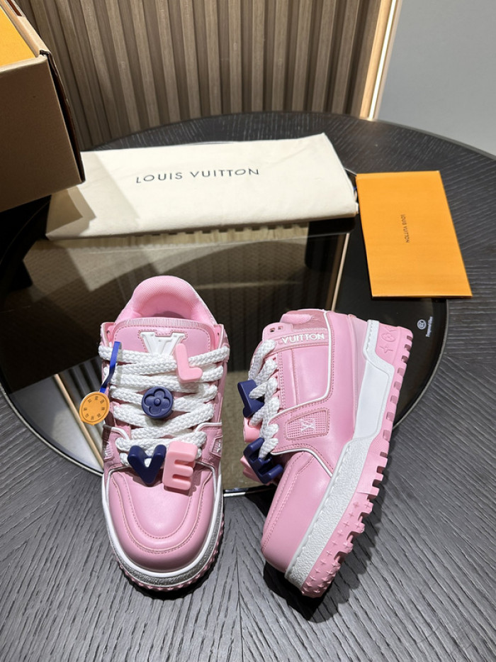 L0VT SNEAKER