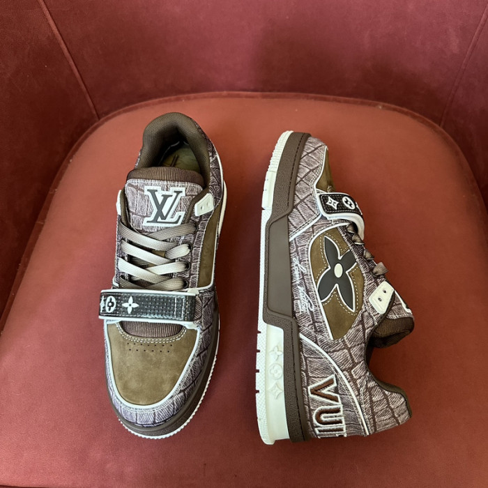 L0VT SNEAKER