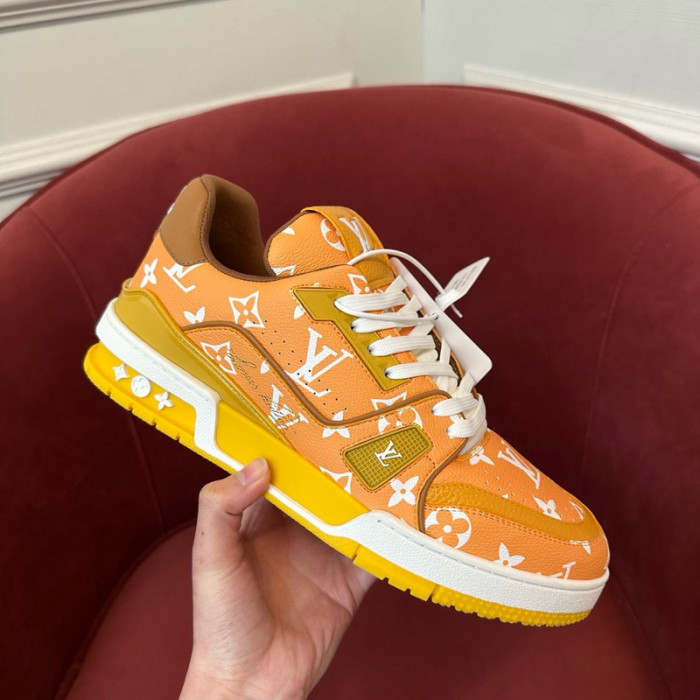 L0VT SNEAKER