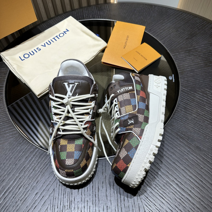 L0VT SNEAKER