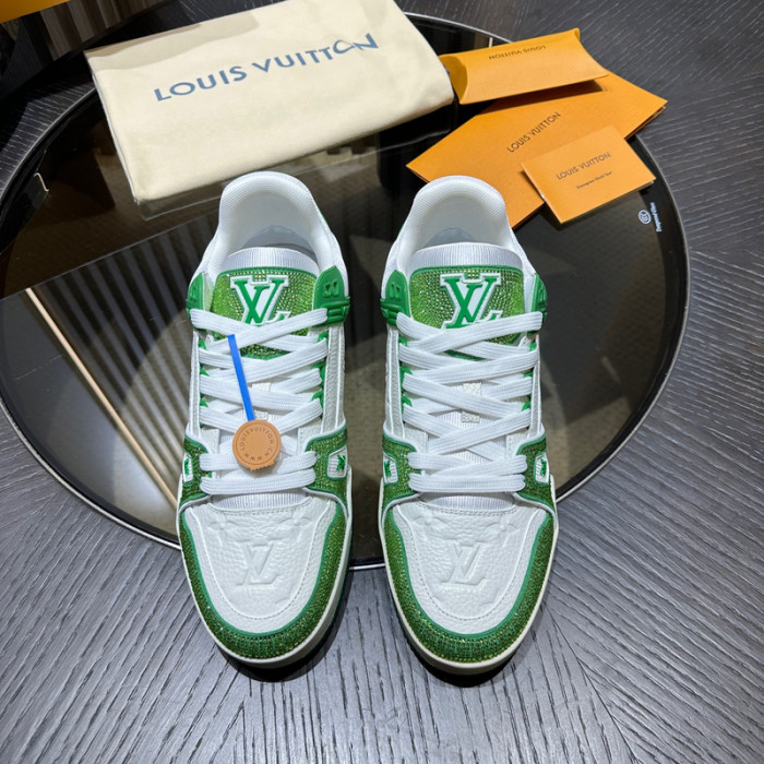 L0VT SNEAKER