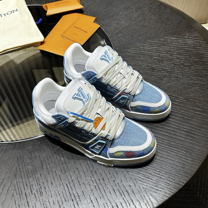 L0VT SNEAKER