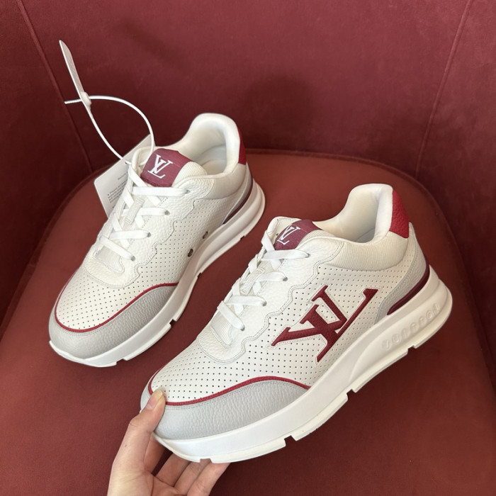 L0VT SNEAKER