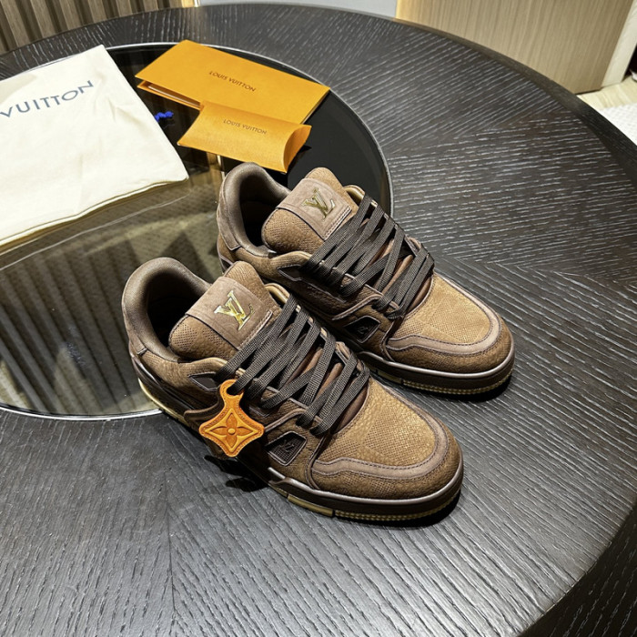 L0VT SNEAKER