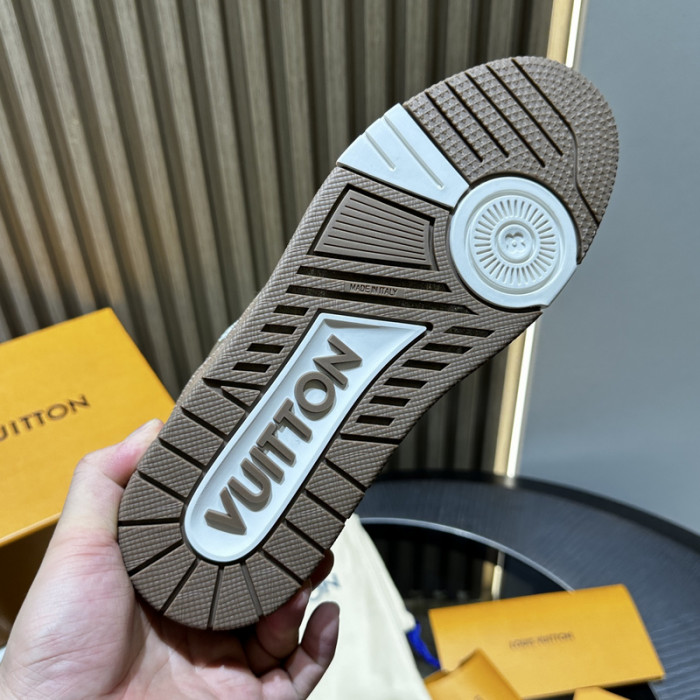 L0VT SNEAKER