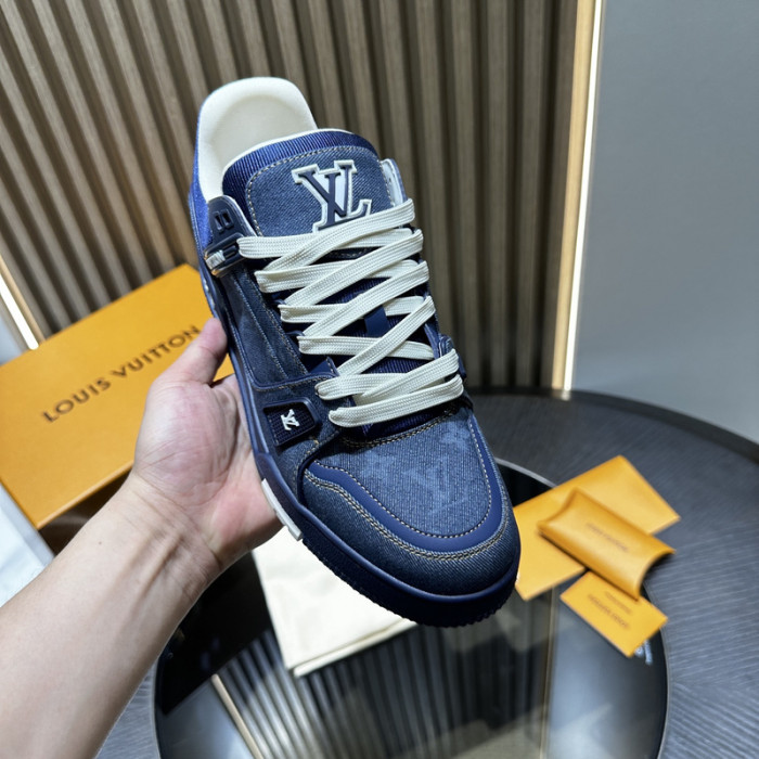 L0VT SNEAKER