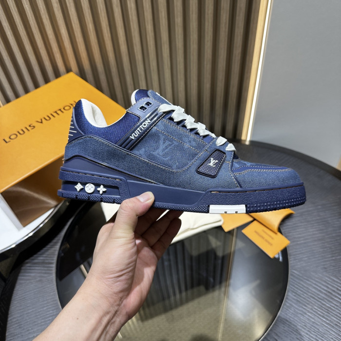 L0VT SNEAKER
